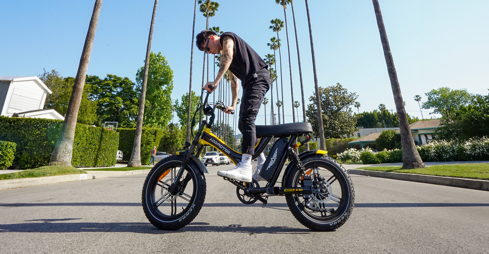 cruiser ebike herotan m65x in yellow with model