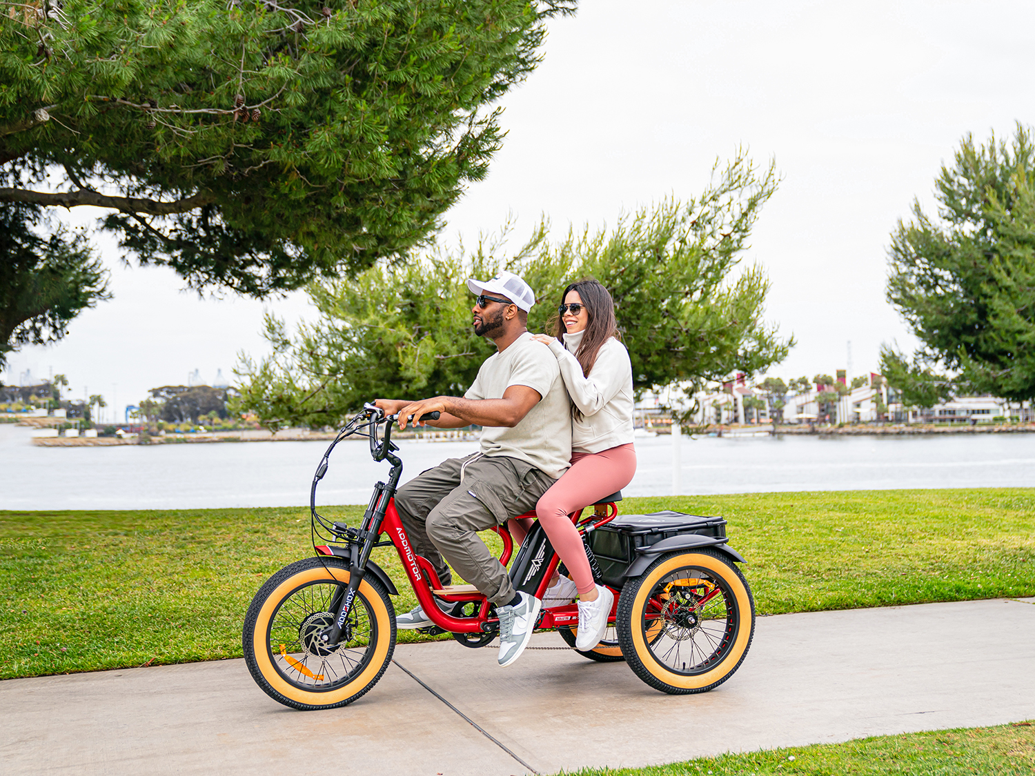 Soletri M-366x electric tricycle for 2 adults