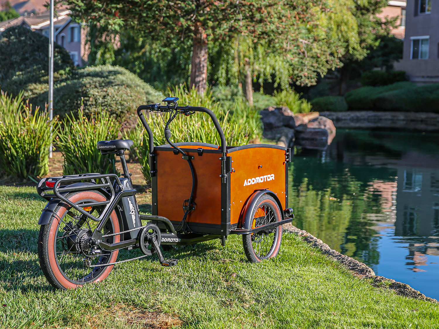 Addmotor E-325 electric cargo bike