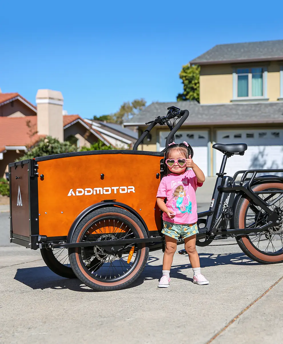 E-325 electric cargo bike with kids