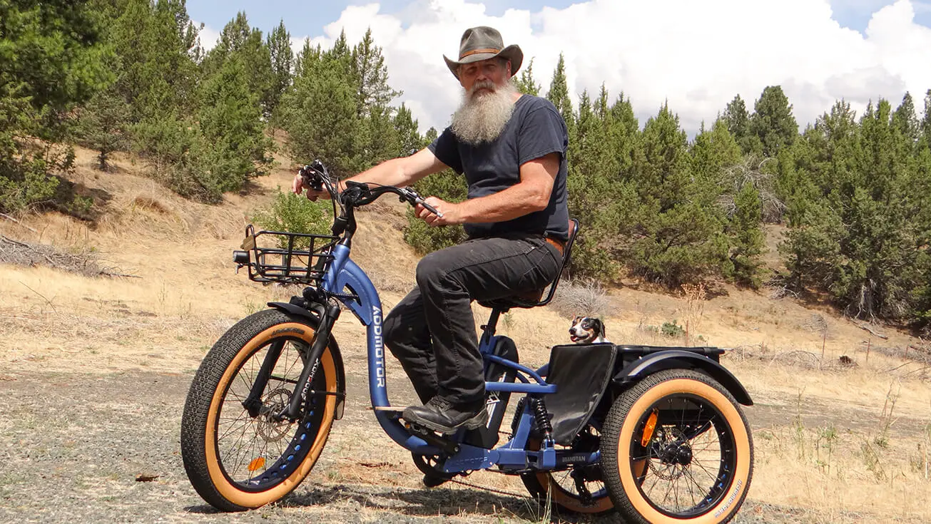 ride an electric trike with your pet
