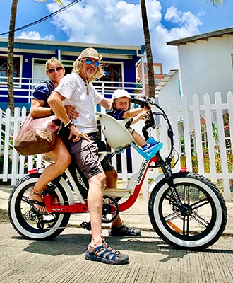 The family shared the ride on Soletan's e-bike 