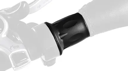 Soletan's e-bike throttle in right hand