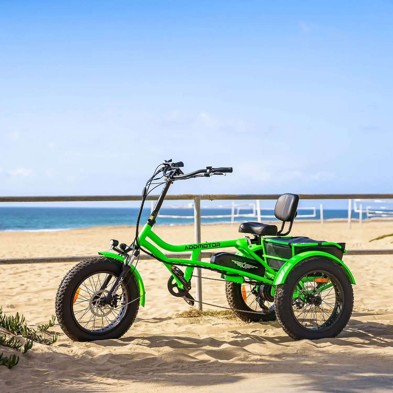 Addmotor Etriike M-360 on the beach