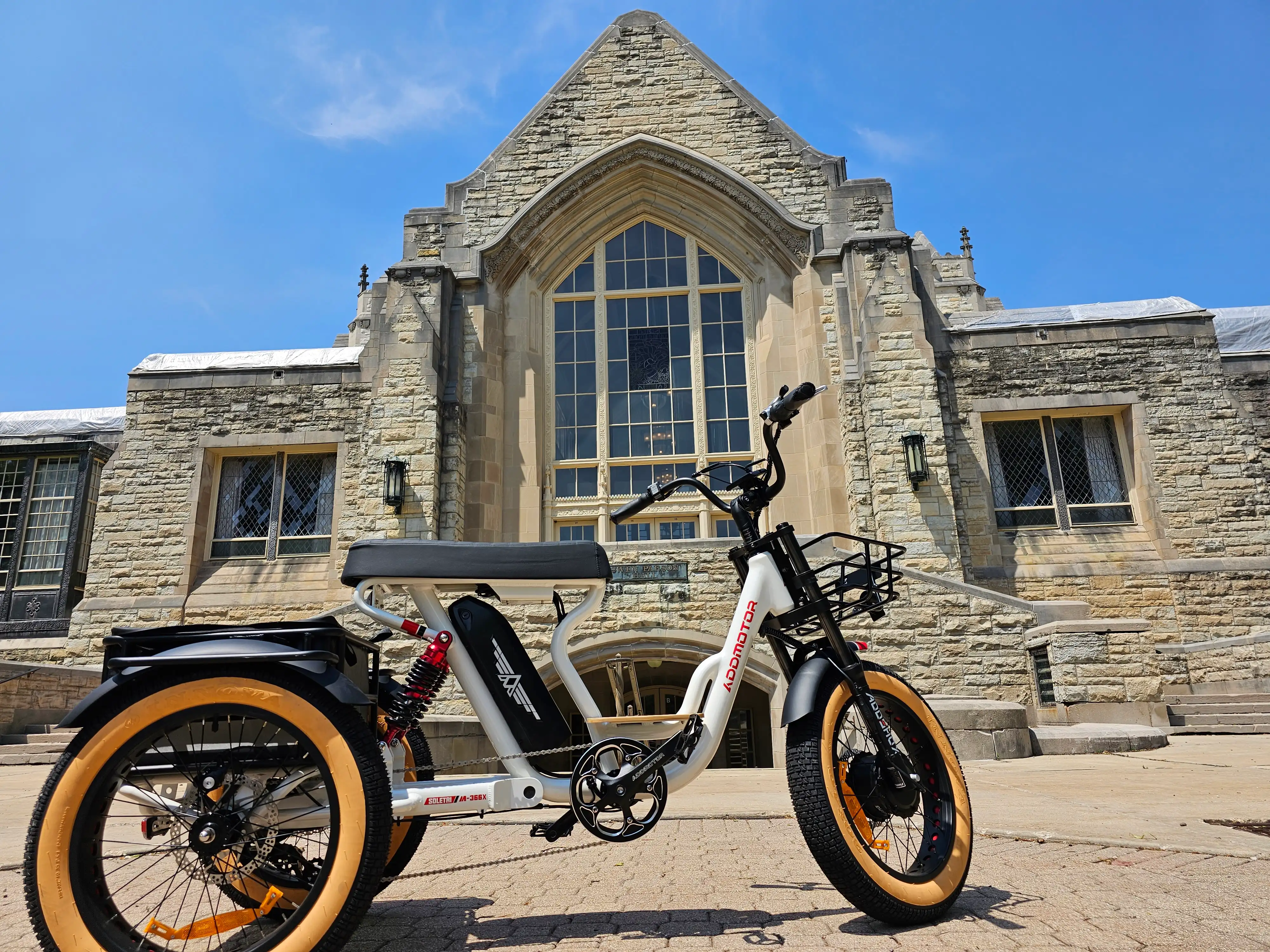 Addmotor Soletan ebike in white