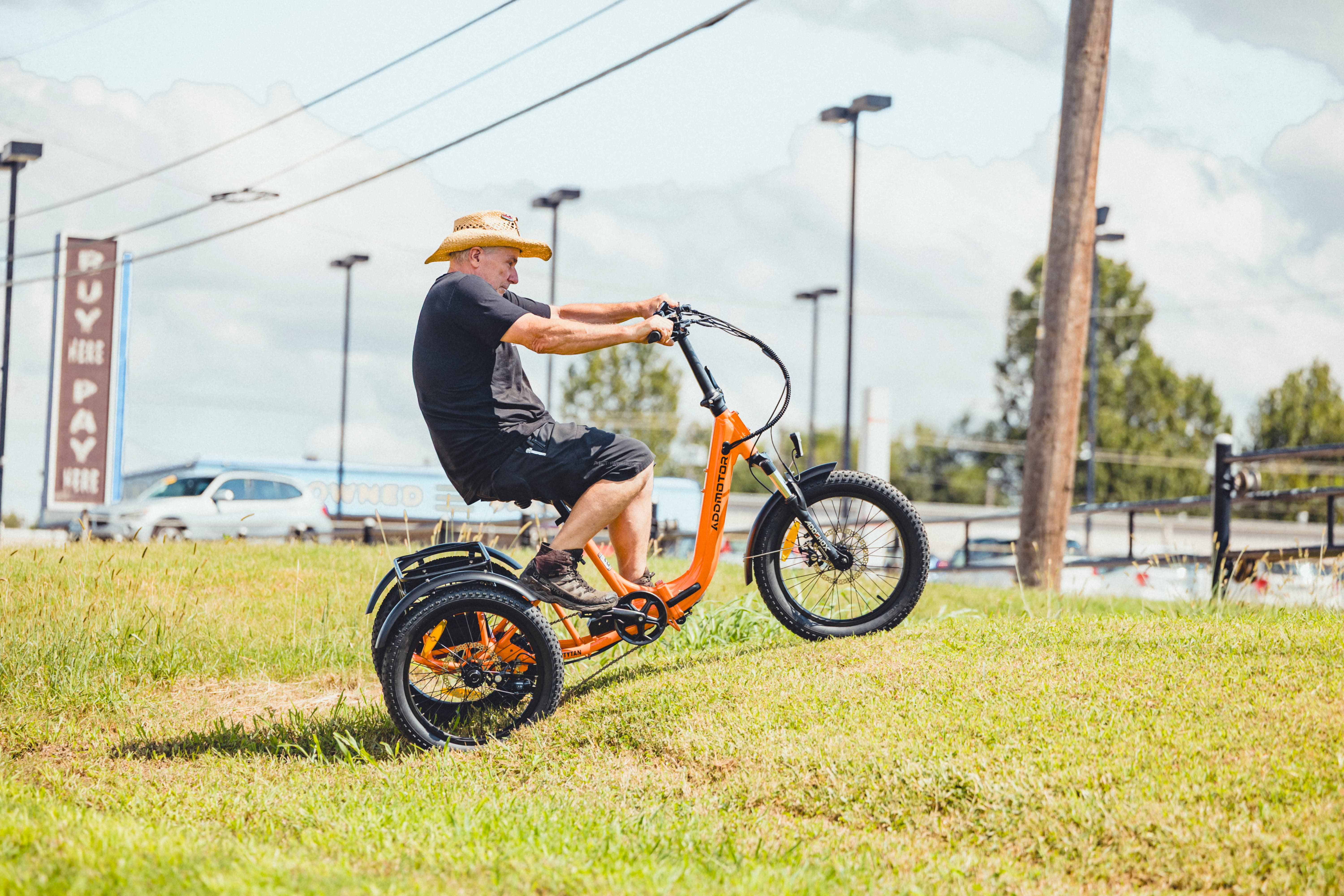 ADDMOTOR CITYTAN ETRIKE OUTDOOR ON THE GRASS