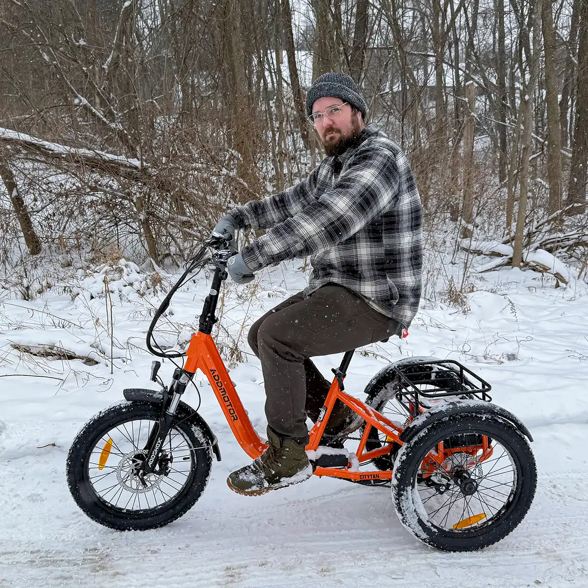 ADDMOTOR ETRIKE M315 ORANGE IN THE SNOW