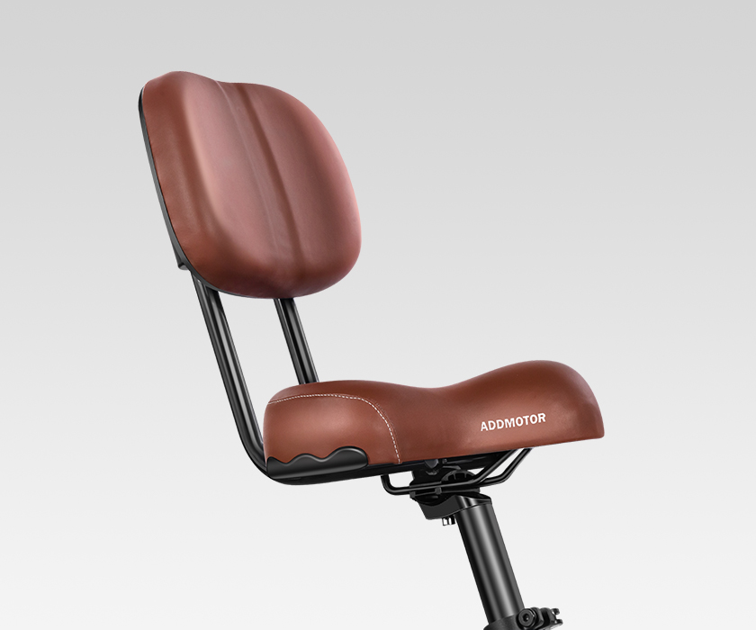Ergonomic adjustable backrest saddle on the Addmotor U-750 for comfortable long-distance riding.